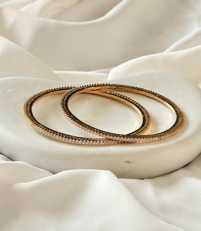 Gold plated stoned Bangle